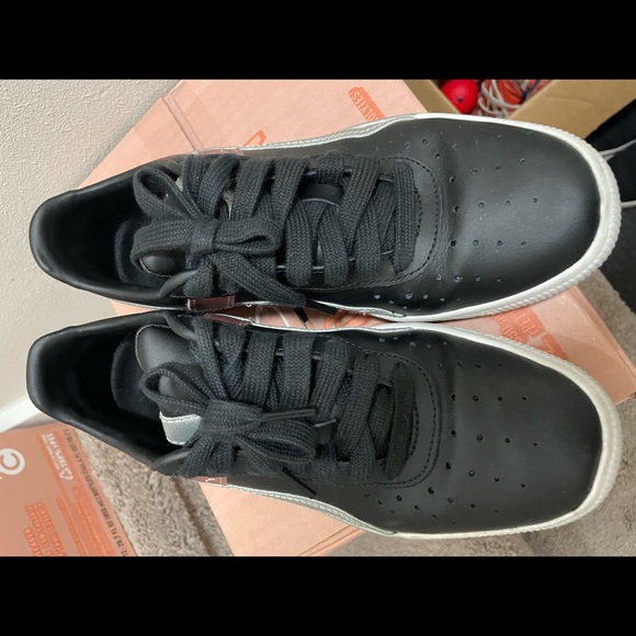 Size 6 in kids juniors but size 7.5 in womens - Picture 3 of 4